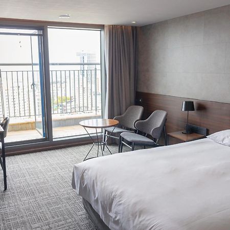 Hotel With City Csedzsu Kültér fotó