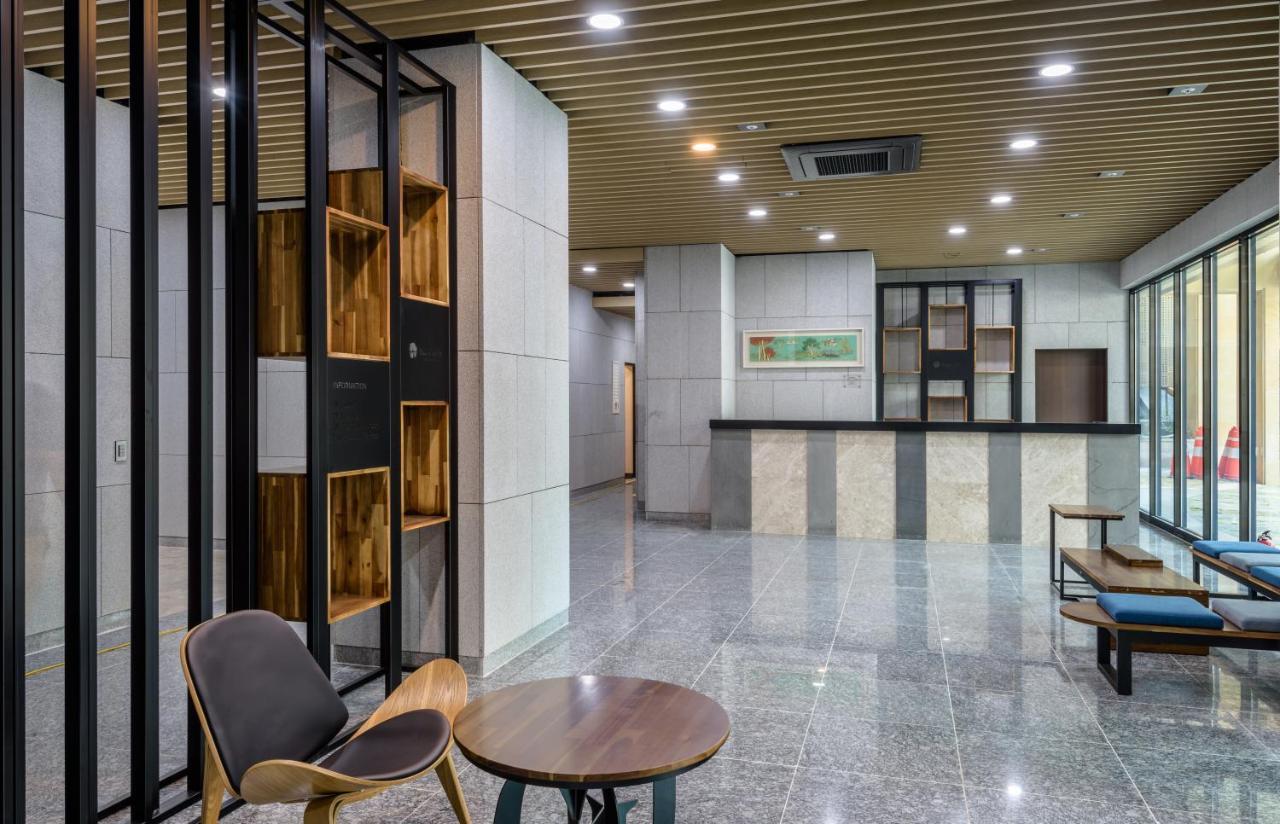 Hotel With City Csedzsu Kültér fotó