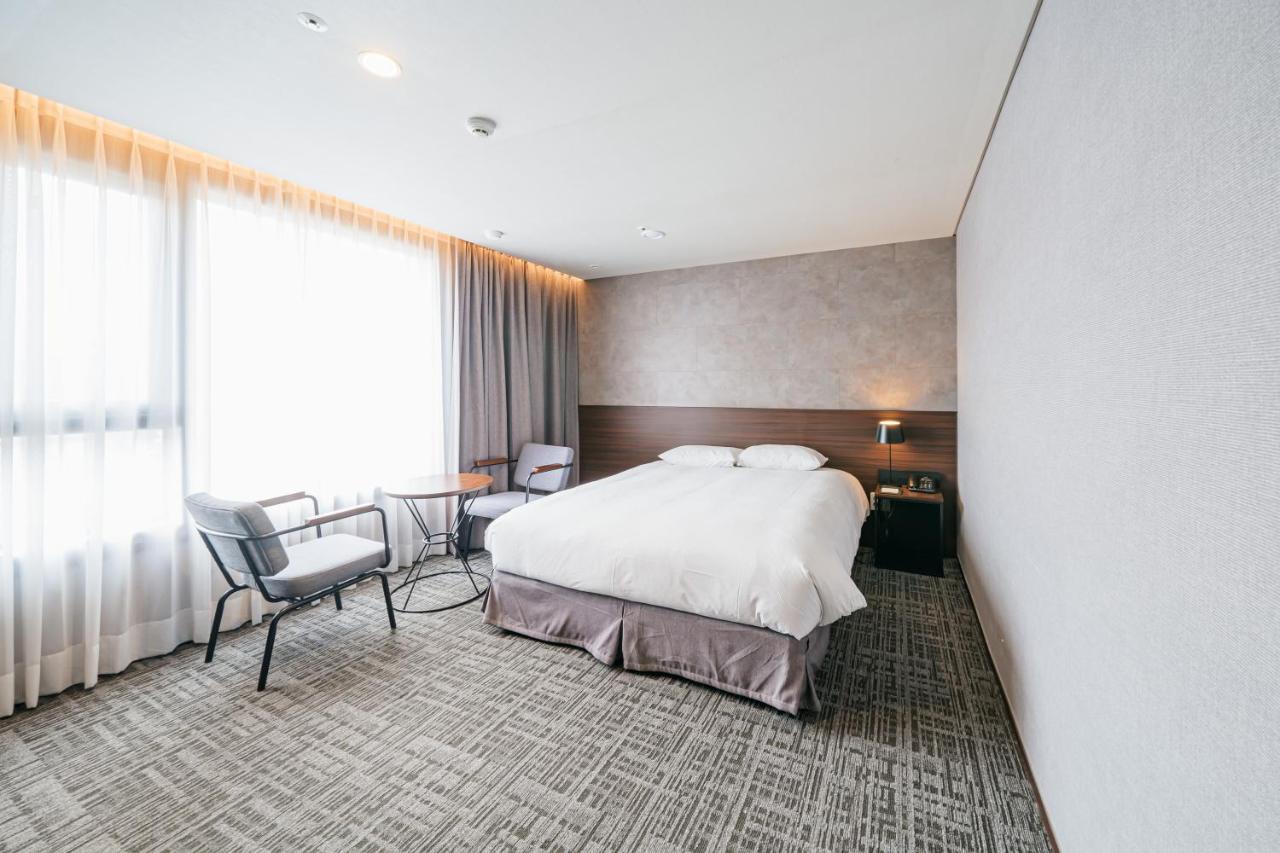Hotel With City Csedzsu Kültér fotó