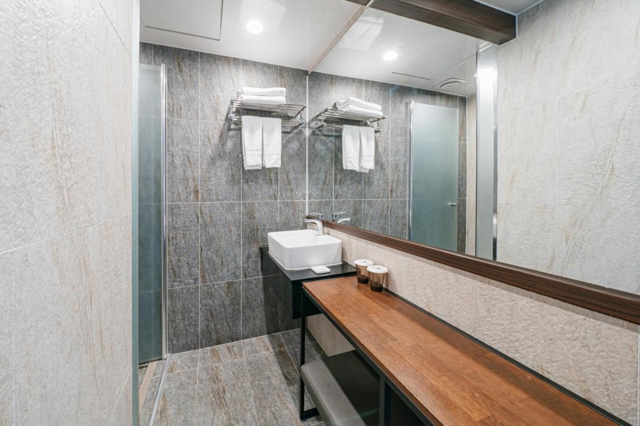 Hotel With City Csedzsu Kültér fotó